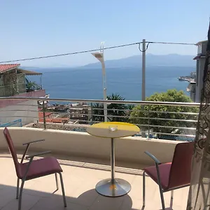 Xhulio Apartment Sarandë